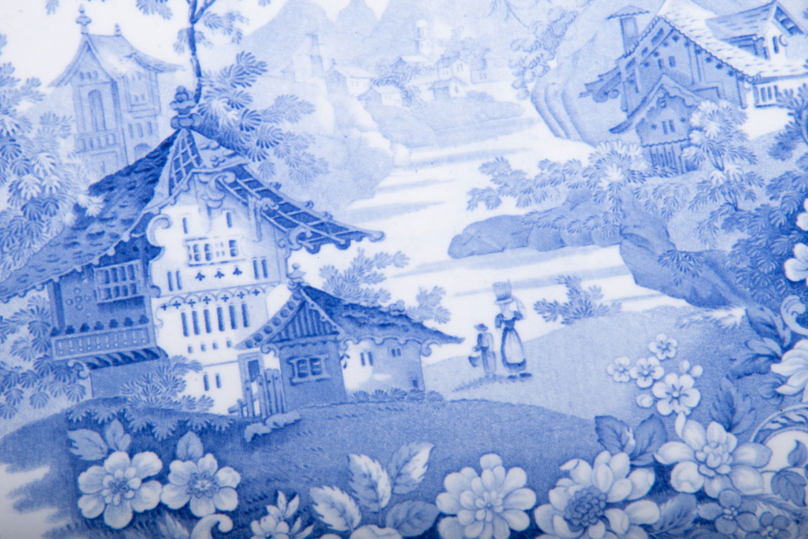 A Large Minton Genevese Pattern Footed Cake Plate - 3