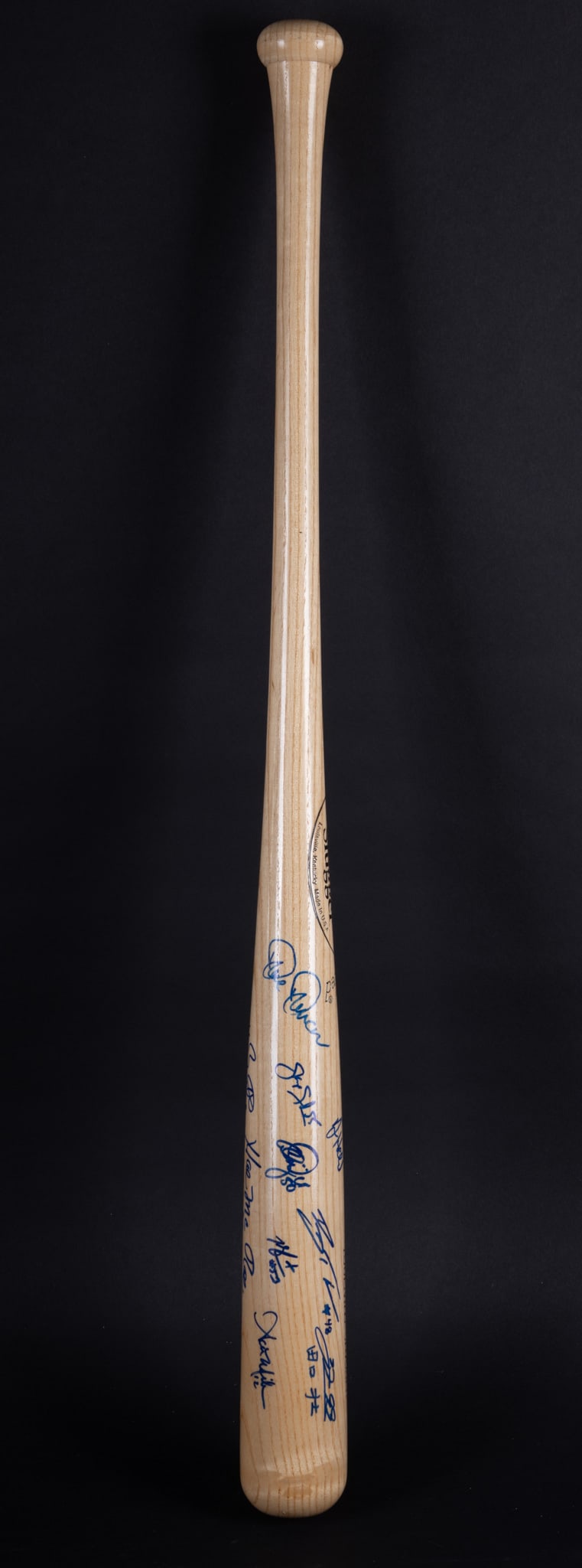 Louisville Slugger 2006 St Louis Cardinals Signed Baseball Bat: Louisville Slugger 2006 St Louis Cardinals Signed Baseball Bat Signed by Tony LaRussa, Dave Duncan, Adam Wainwright, Yadier Molina, Skip Schumacker, So Taguchi, Aaron Miles and more.