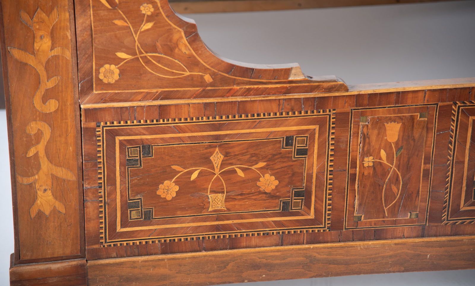 Antique Continental Daybed - 4