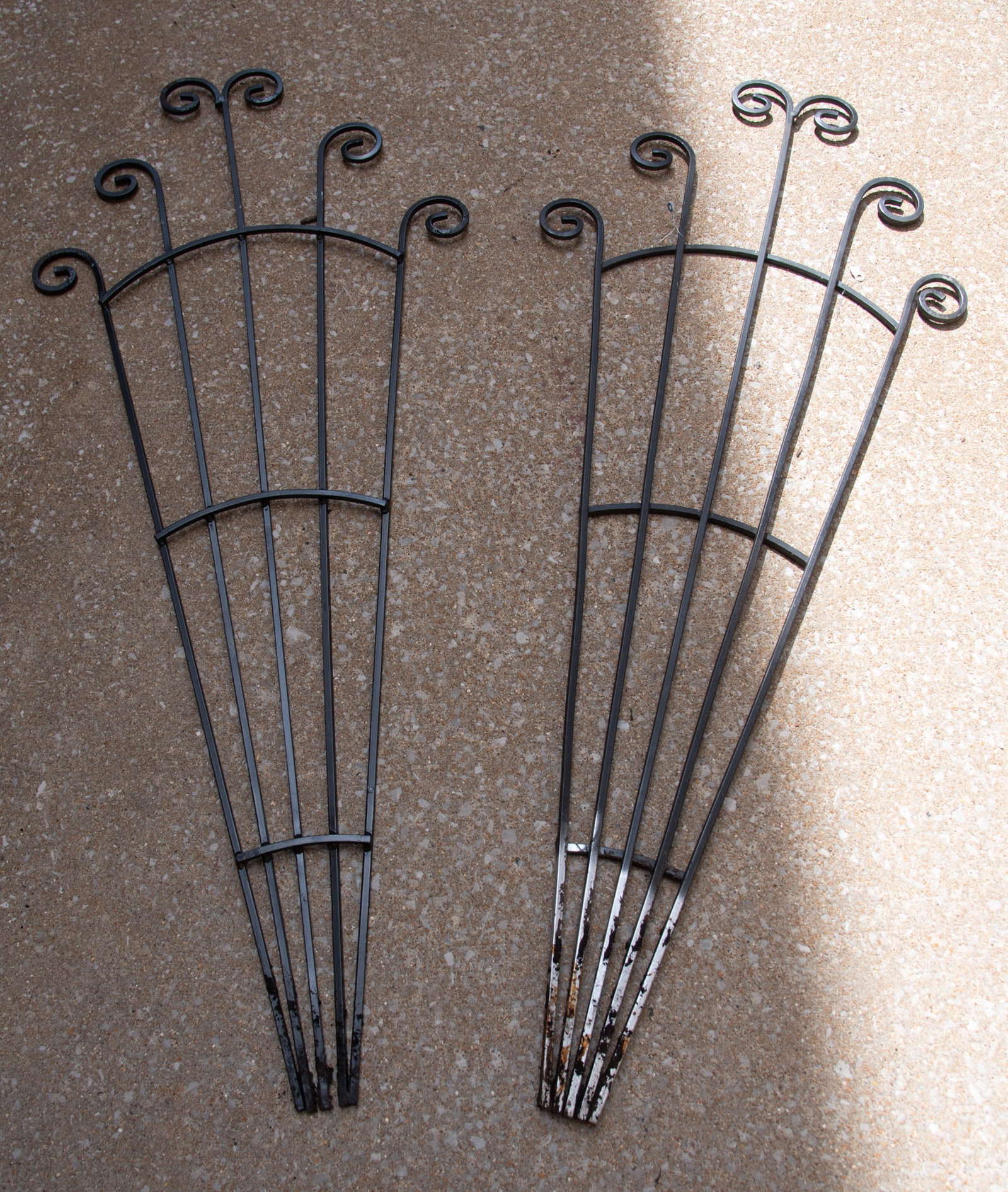 Pair of Fan Shaped Garden Trellis (1 of 2)
