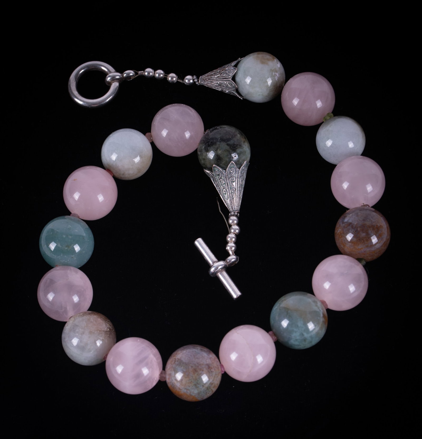 An Assortment of Large Semi-Precious Beads includes Rose Quartz and Agate Choker/Necklace (1 of 2)