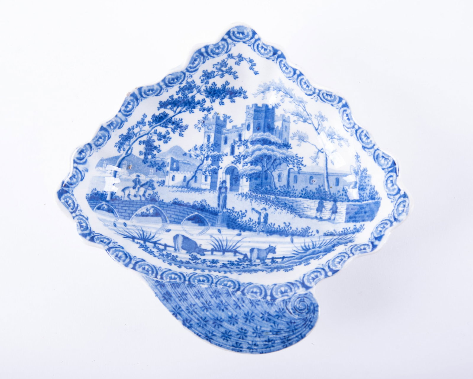 A Rare Shell-Form Staffordshire Pearlware Serving Dish (1 of 3)