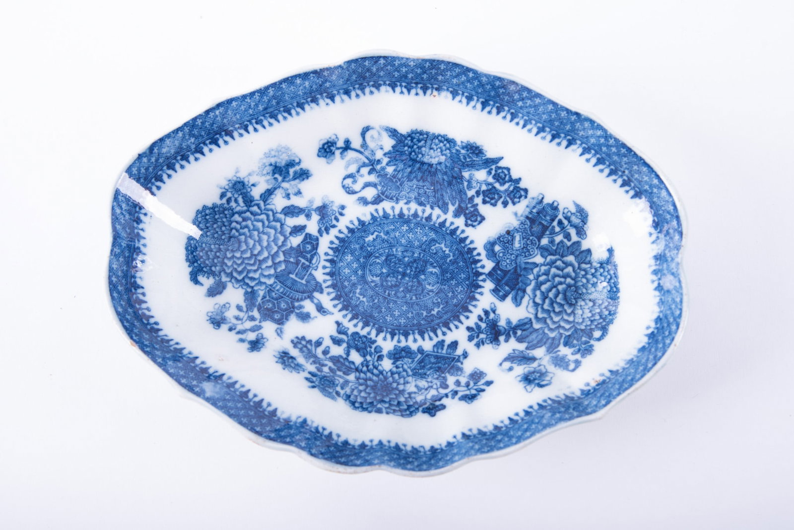 An Early Staffordshire Pearlware Botanical Dish (1 of 3)