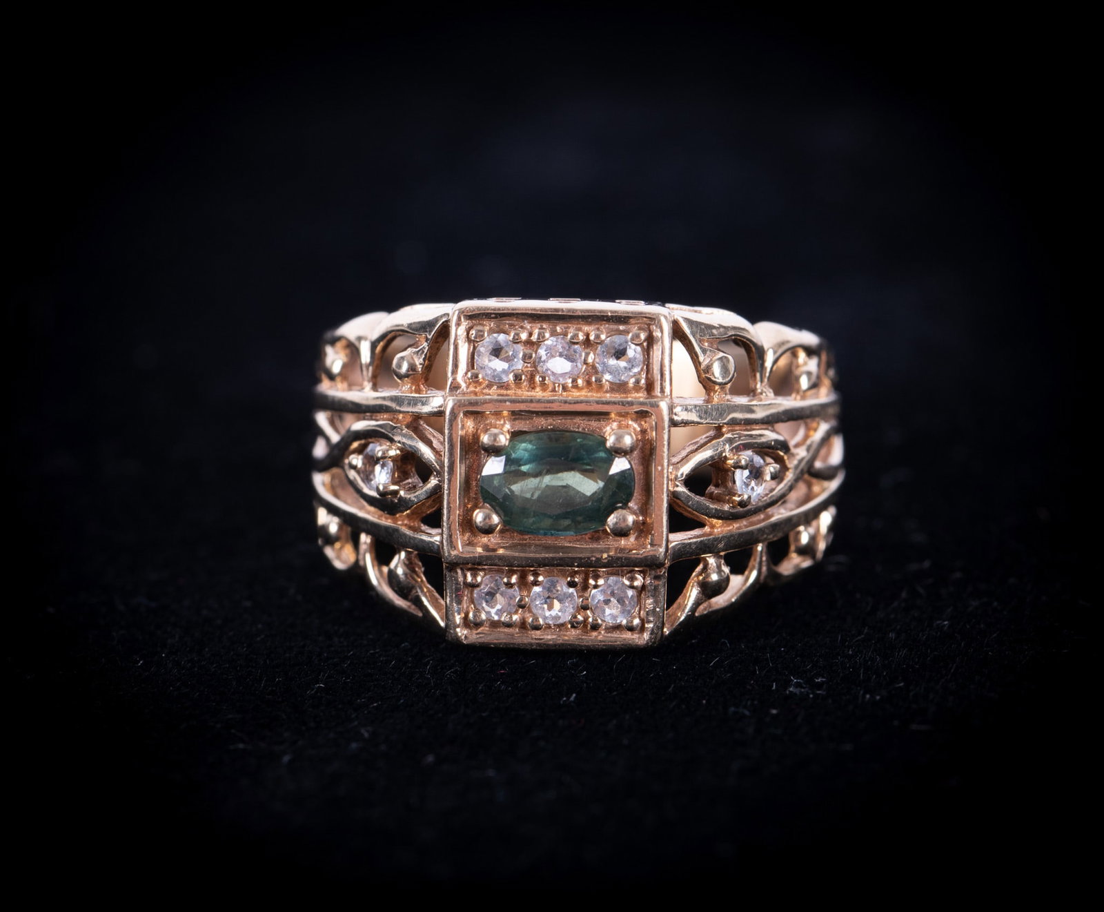 9CT Yellow Gold Ring set with Diamonds & Sapphire: This lovely ring is size 8 1/2. It weighs 5.5g and has approximately .10ctw in diamonds.
