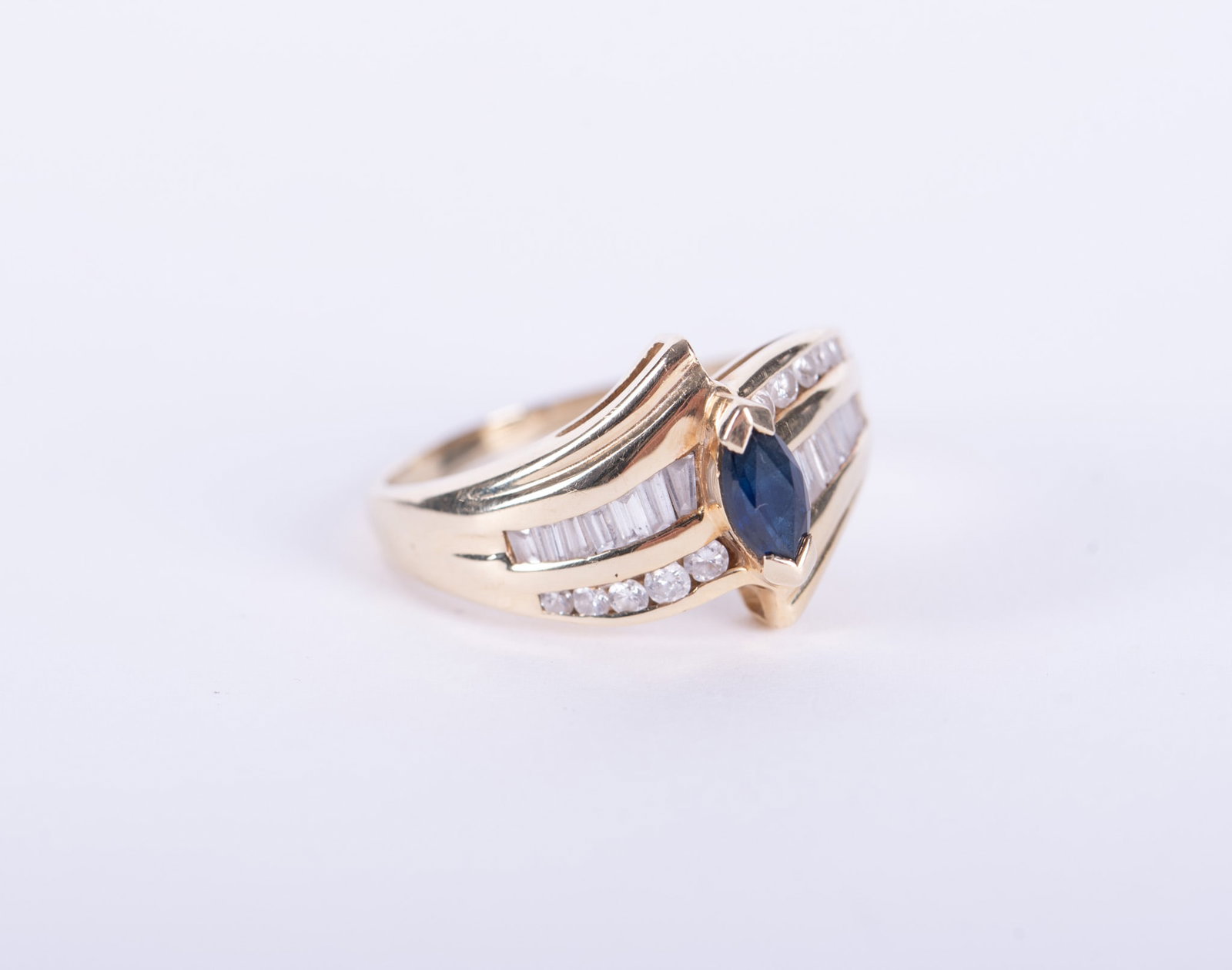 14K Yellow Gold Diamond & Sapphire Ring (1 of 2)