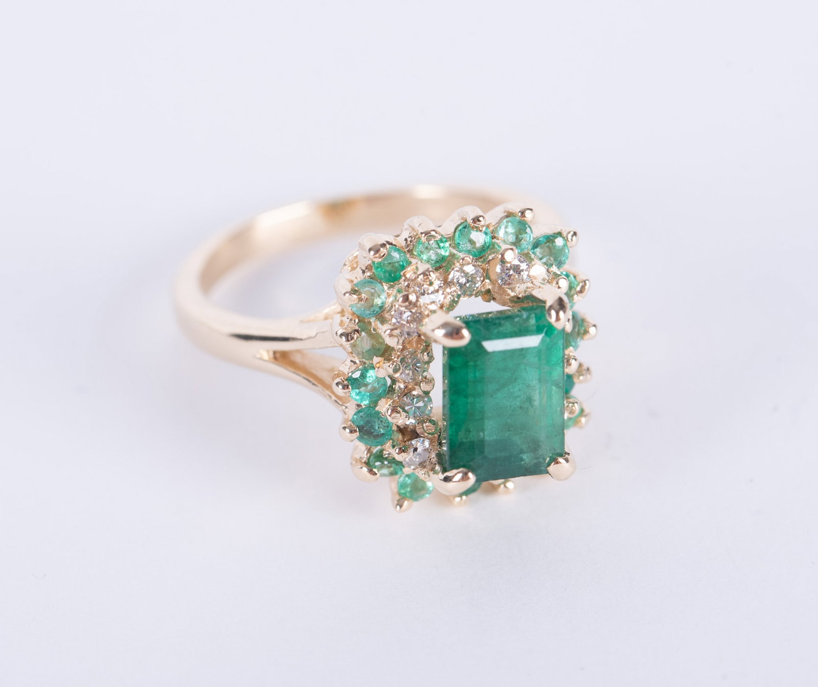 14K Emerald and Diamond Ring - 2