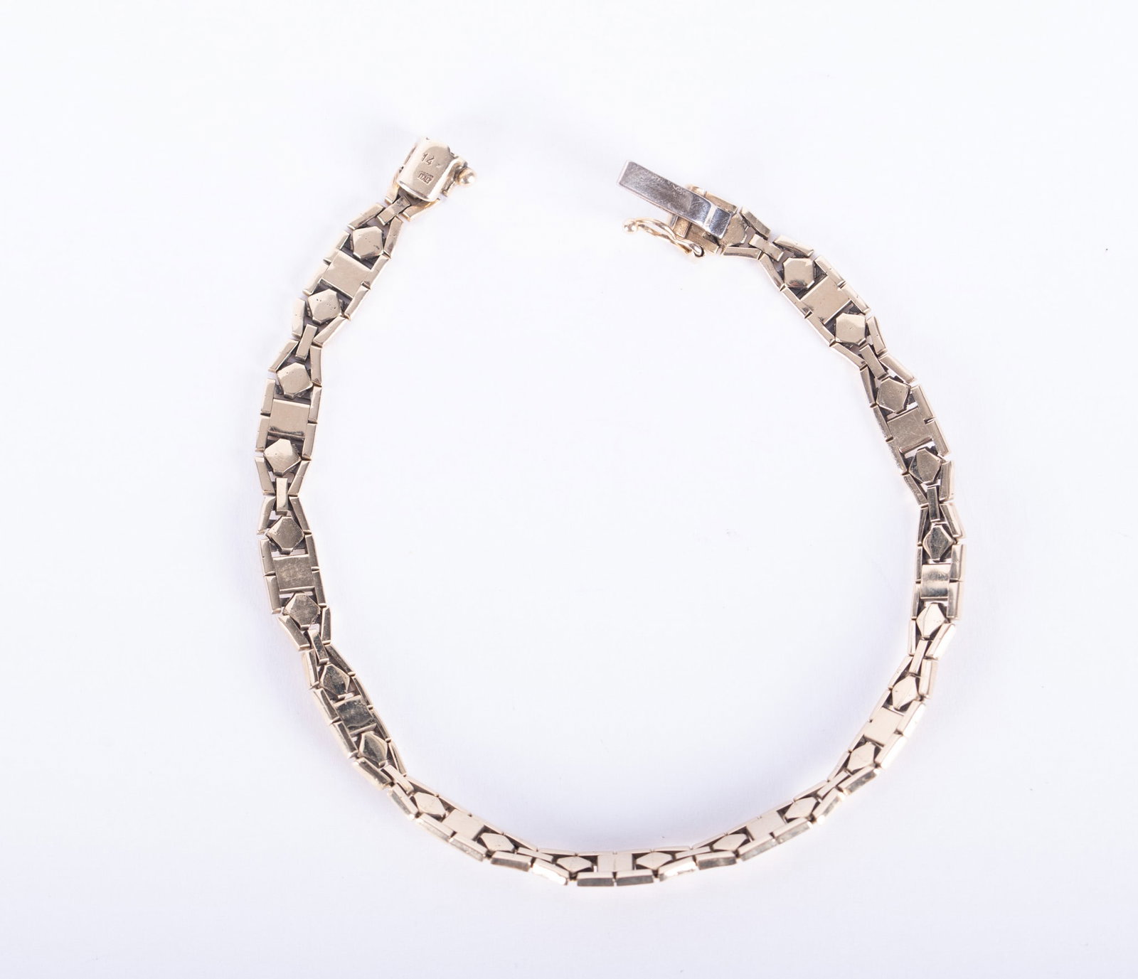 14K Yellow Gold Bracelet-Italy: This unique design bracelet weighs 11.9g and is 7 1/4 inches long.