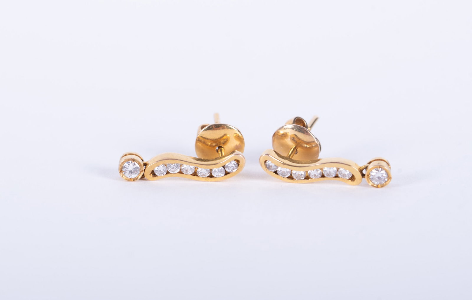 18K Yellow Gold Diamond Earrings: The approximate diamond weight on these lovely earrings is .30ctw. Weight including stones is 3.7g.