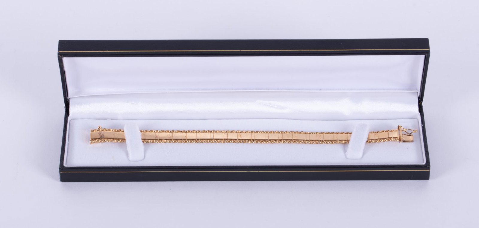Vermeil Bracelet signed 925 Italy Milor: This striking bracelet is 7 1/4 inches long and weighs 19.6g.