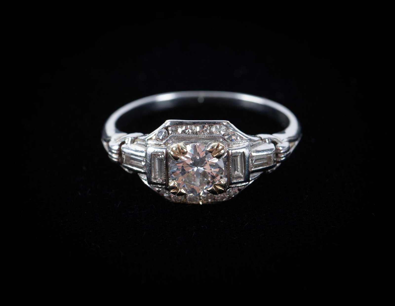 Platinum Diamond Art Deco Ring (1 of 2)