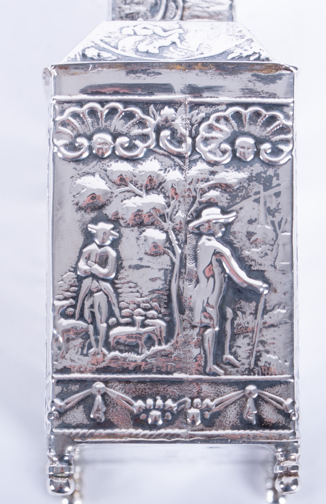 An Antique Rectangular Dutch Silver Repousse Tea Caddy - 3