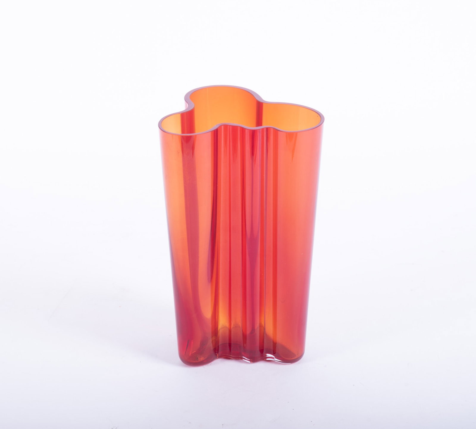Alvar Aalto for Iittala Freeform Red Glass Vase: Alvar Aalto for Iittala Freeform Red Glass Vase Originally designed by master architect Alvar Aalto and his wife Aino Aalto for the Savoy restaurant in Helsinki, Finland. Height: 7 3/4 inches