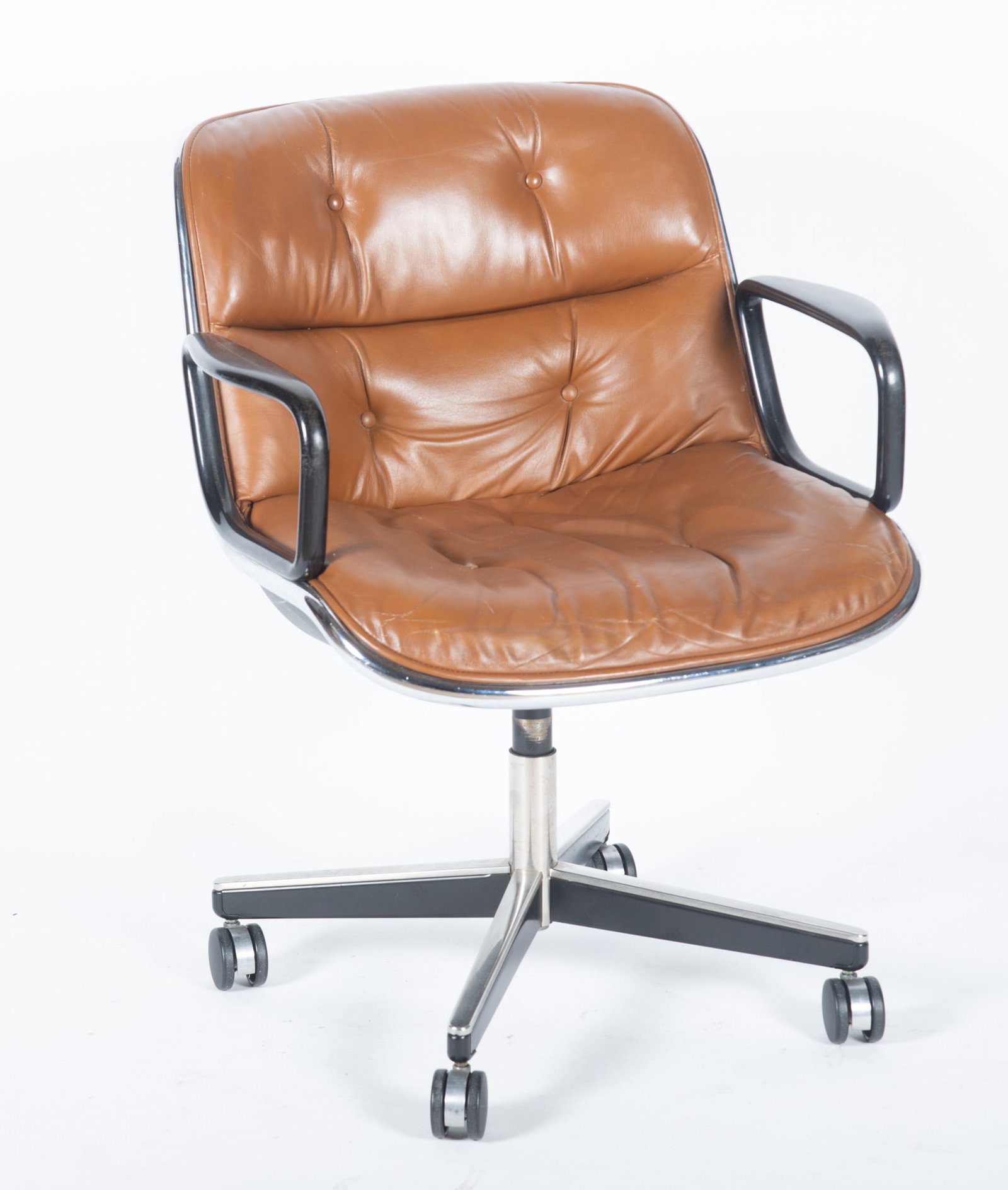Charles Pollock for Knoll Executive Chair (1 of 3)
