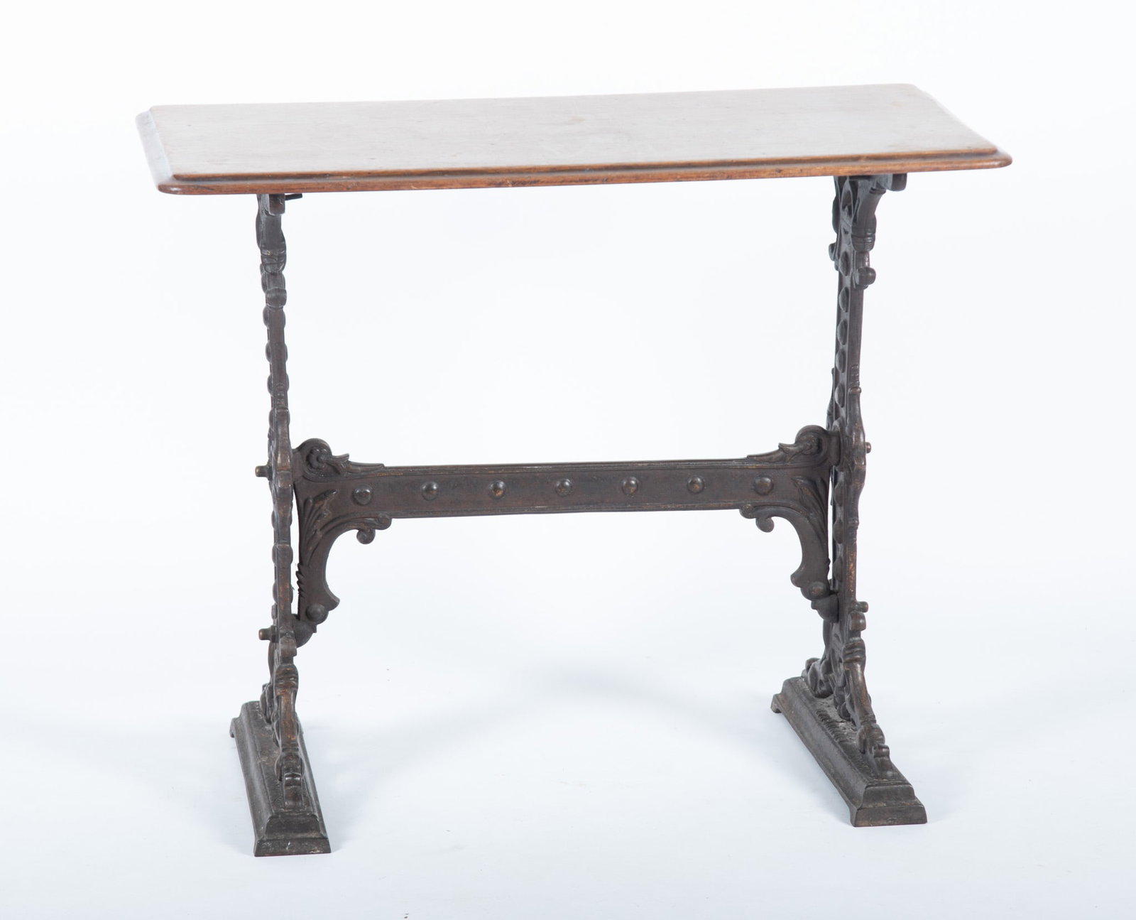 Gaskell and Chambers Birmingham Cast Iron Pub Table (1 of 4)