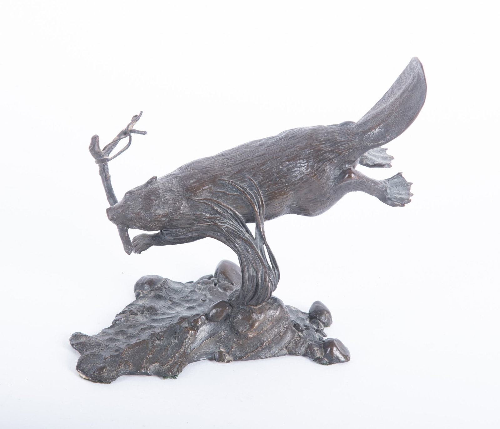 Malcolm James MacKenzie, Canada (1932-2002), The Canadian Beaver, 1976, bronze: Malcolm James MacKenzie Canada, (1932-2002) The Canadian Beaver, 1976 bronze Foundry: the Franklin Mint 9 x 9 x 5 inches