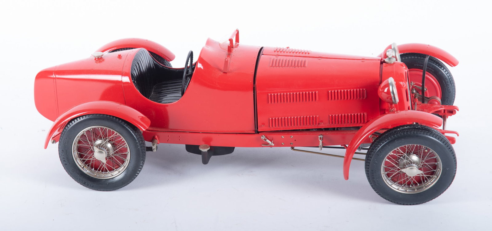 Alfa Romeo Pocher model car 'Alfa Romeo 8C 2300 (1 of 3)