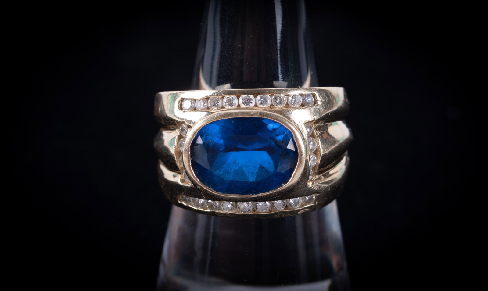 Stunning 14K Yellow Gold Ring set w/Diamonds & Blue Spinel (1 of 2)