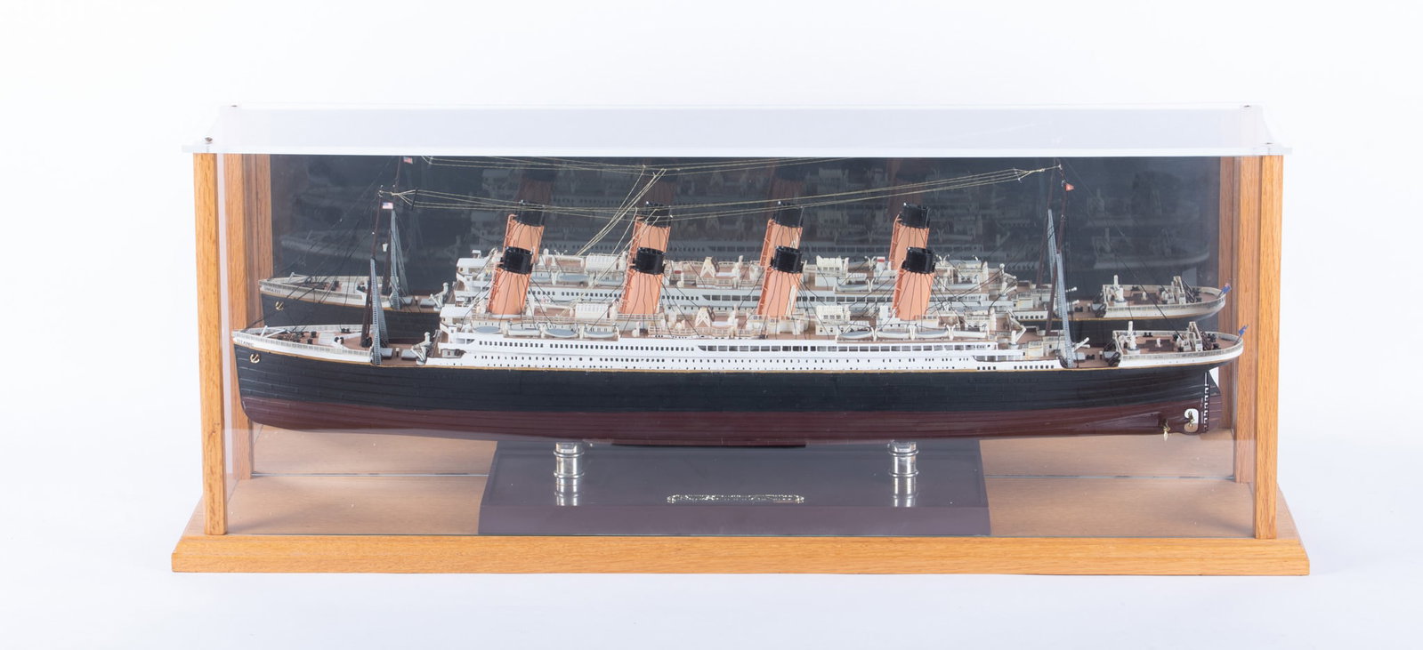 RMS Titanic Model in Case (1 of 3)