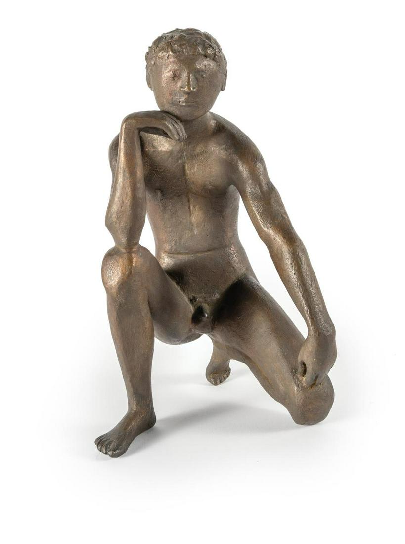 Gerhard Marcks (1889 - 1981): Gerhard Marcks - Hockender Junge (Crouching youth) Bronze with brown patina. (1957). Height c. 32.5 cm. A numbered cast from an edition of 9. With incised monogram and foundry stamp “GUSS BARTH RINT