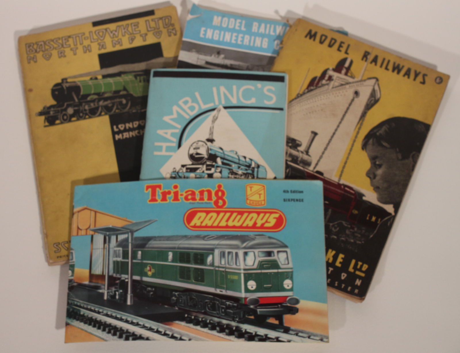 Ephemera, a collection of Model Railway catalogues including 3 no. Basset-Lowke June 1935, November: Ephemera, a collection of Model Railway catalogues including 3 no. Basset-Lowke June 1935, November 1937, 1960, Meccano, Milbro, LMC, Kennion's, Otto, Fleischmann, Hambling's and Tri-ang (approx 27) T