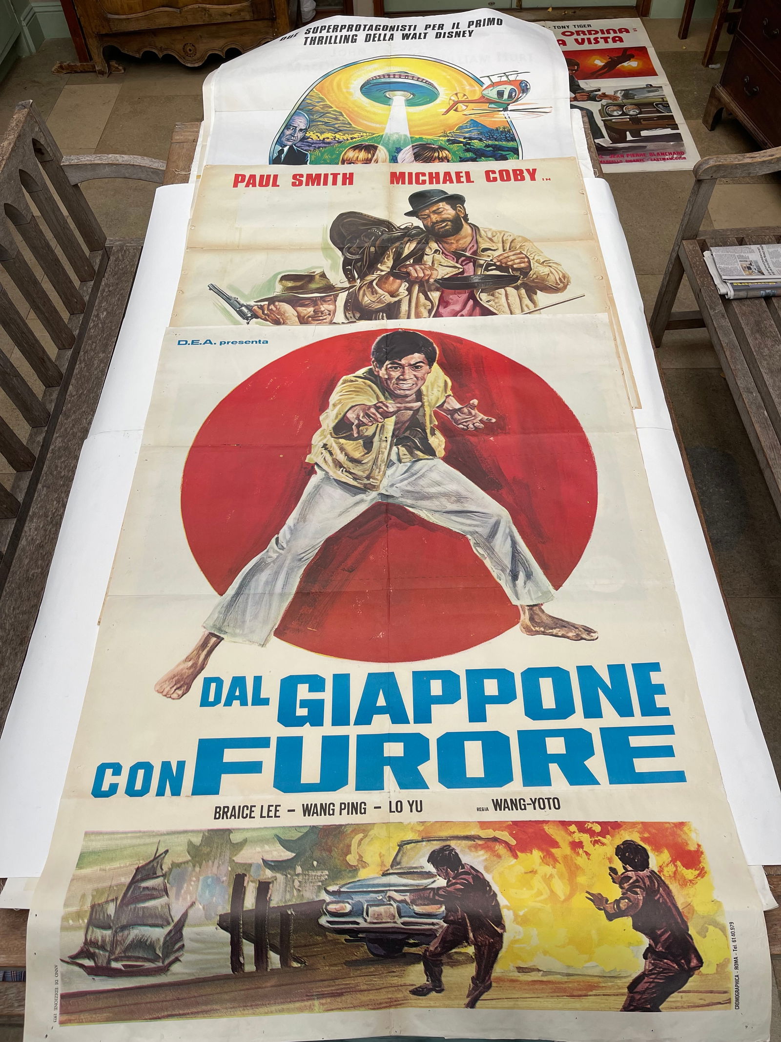 Italian Movie Posters, 4 no. Bruce Lee Grappone con Furore 1973, Il Colpaccio 1976, Uccidono ma: Italian Movie Posters, 4 no. Bruce Lee Grappone con Furore 1973, Il Colpaccio 1976, Uccidono ma hanno paura d'Morire 1977, and La Poliziz Ordina 1976, each around 140 x 100 cm (4)