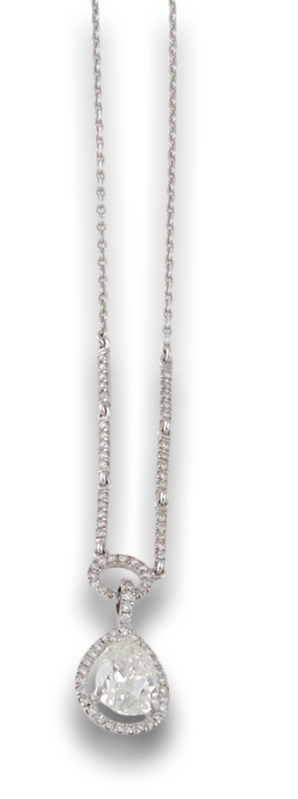 COLLAR ORO COLGANTE DIAMANTE PERILLA: Collar oro blanco de 18kts, centro Pendants. Colgante forma de lágrima con diamante, talla perilla peso estimado de 1.60cts, orla, argolla y 4 eslabones cuajados de DIamantes. Diamonds, talla bri