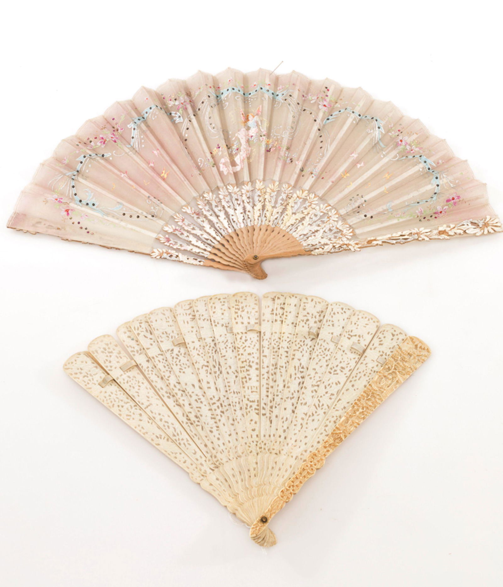 Mother of pearl lace fan XIX century (1 of 1)