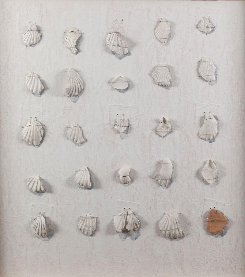 CARMEN CALVO 1950 / . "Ordinance II", 1989: Signed, dated and titled on the back Acquired by the current owner in the exhibition "Carmen Calvo Painting s y montajes". Mixed technique, paste, wire and baked clay on canvas..