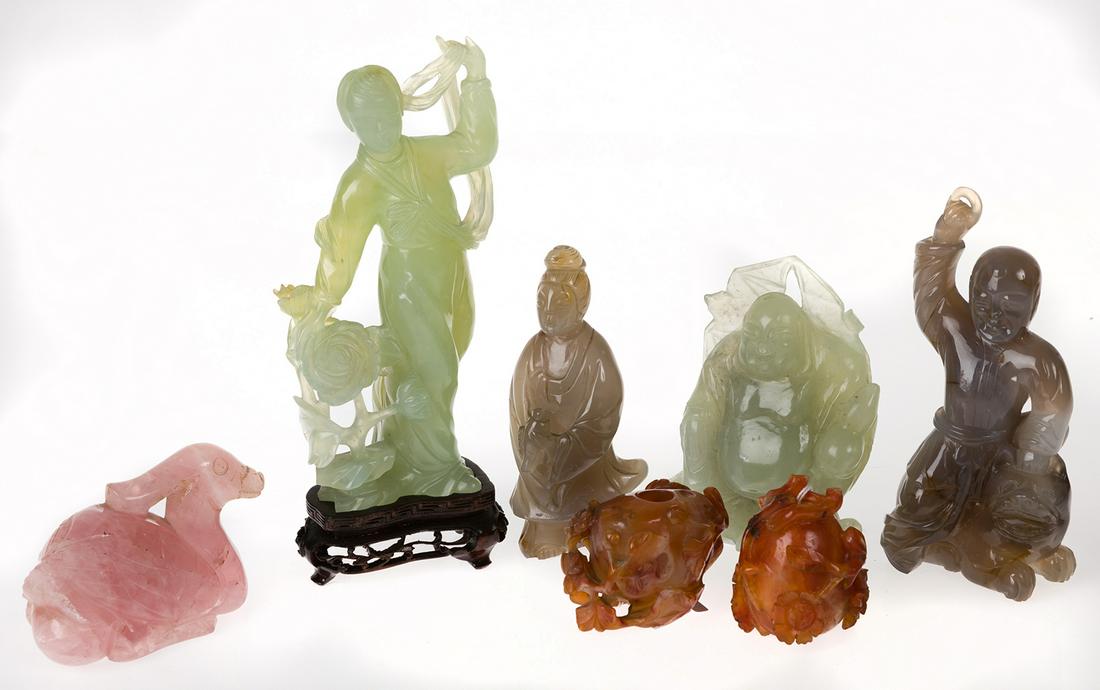 Lot of seven Chinese carved jades (1 of 1)