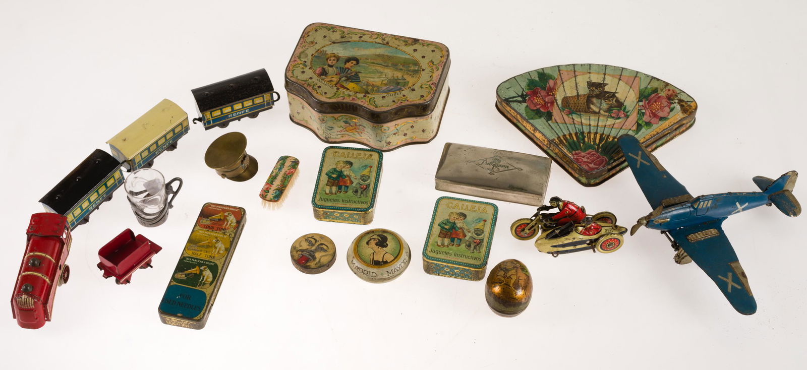Collection of old metal and painted toys, miniature objects and tin boxes (1 of 1)