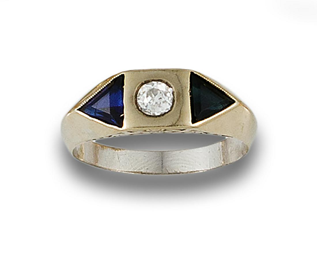 18kt white gold solitaire ring made up of a central diamond, old cut. (1 of 1)