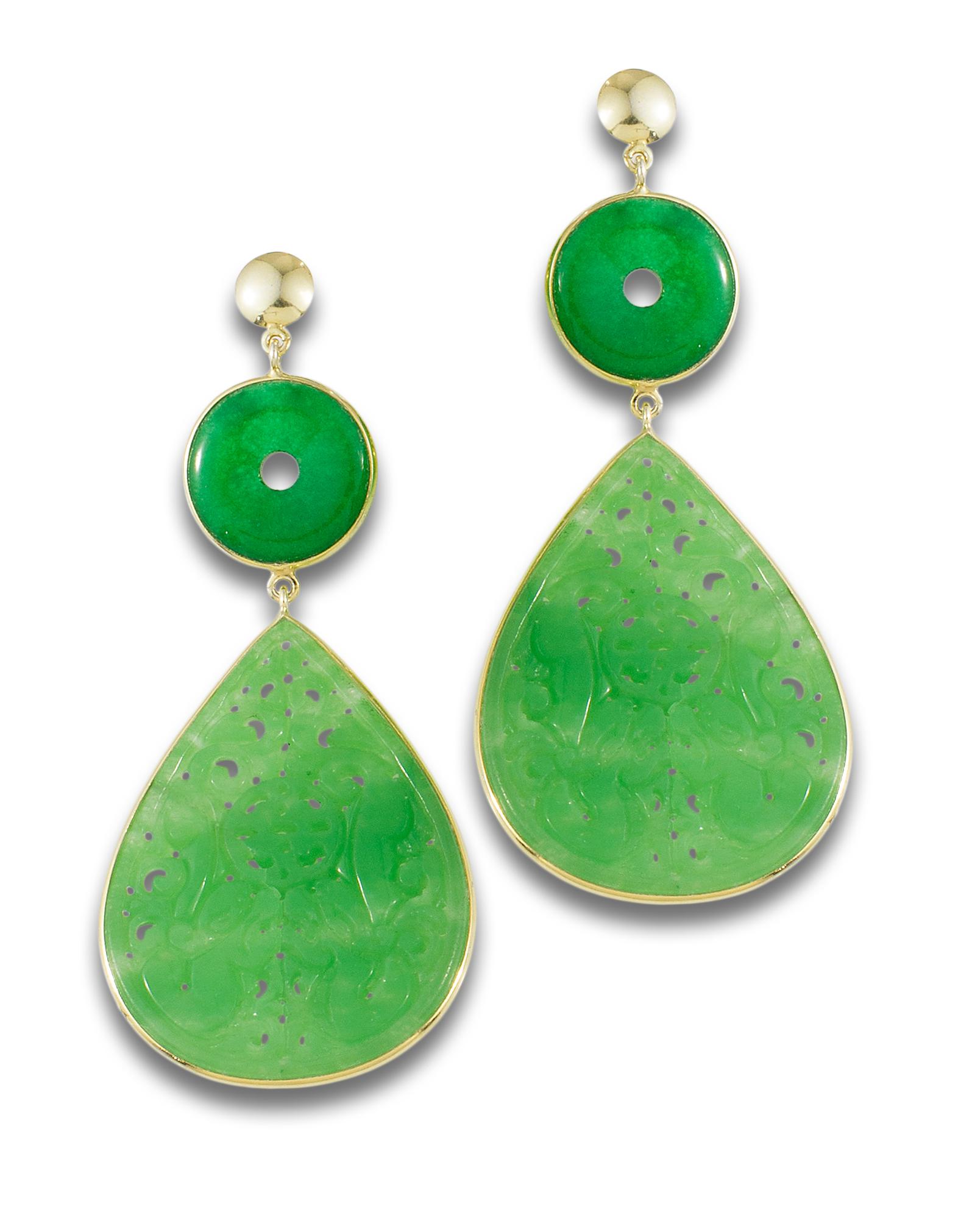 Long earrings in gilded silver with openwork green jade plate. (1 of 1)
