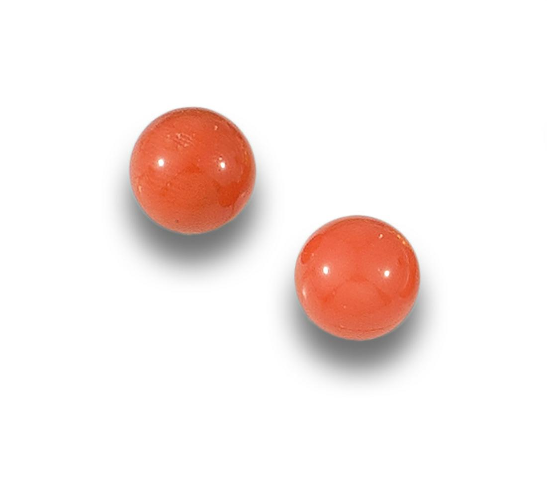 18kt yellow gold earrings made of coral beads calibrated in 9.5 mm. diameter. (1 of 1)