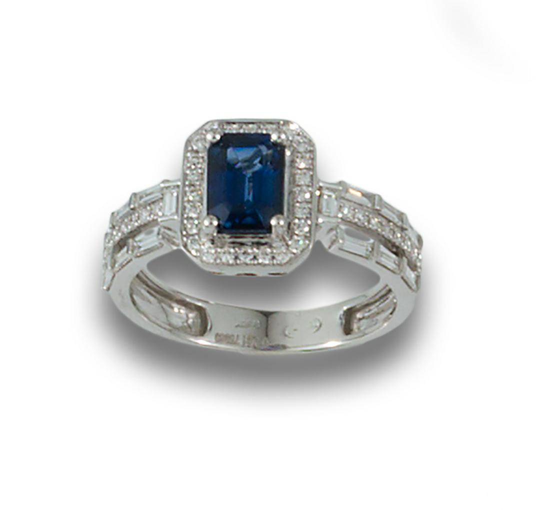 Ring, Art Deco style, in 18 kt. white gold, formed by a central emerald-cut sapphire. (1 of 1)