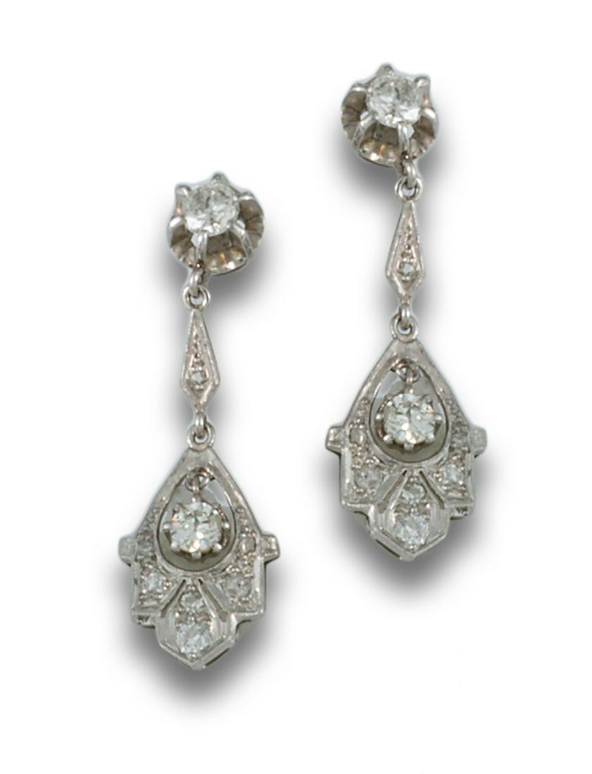 Long earrings, antique style, in platinum. (1 of 1)