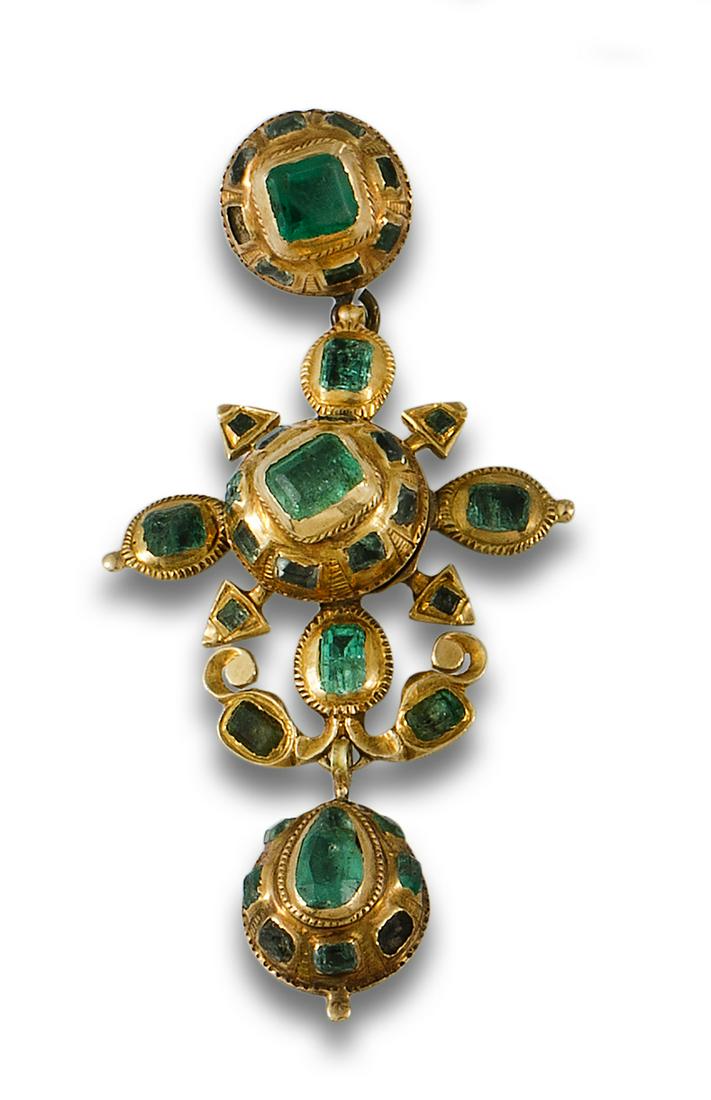 Popular 18th century pendant in 18kt yellow gold. (1 of 1)