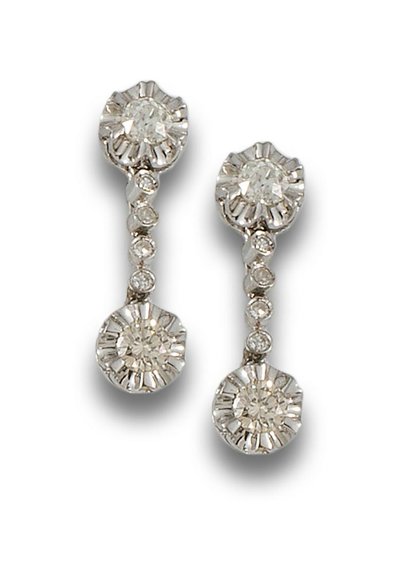 Long earrings in 18kt white gold comprising a row of brilliant-cut claw-set diamonds (1 of 1)