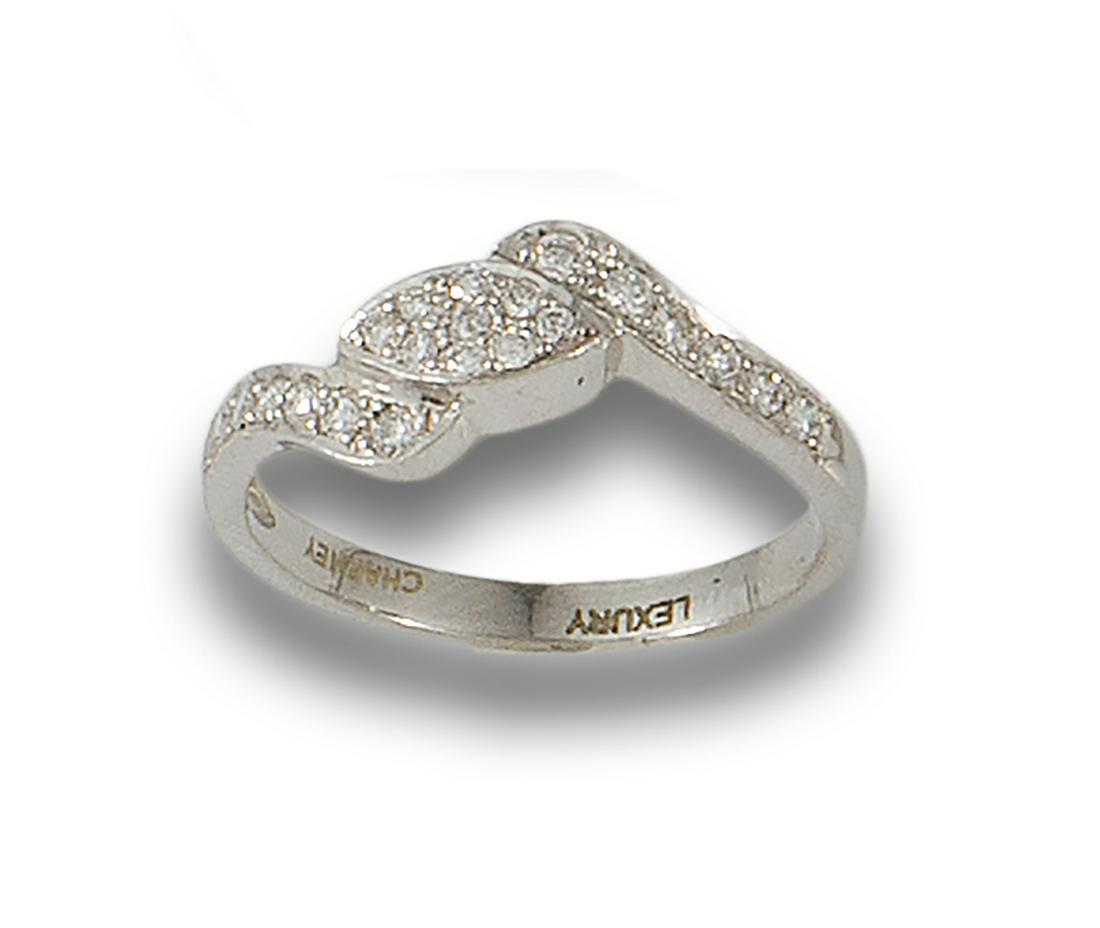 18kt white gold ring set with brilliant-cut diamonds (1 of 1)