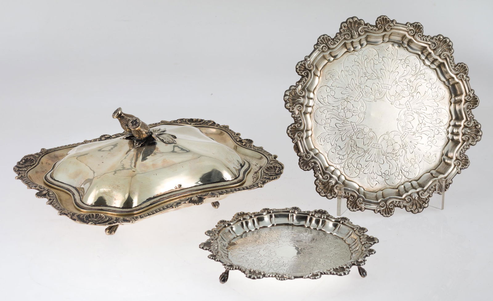 Set of two Spanish sterling silver 916. Greca of scallops on the edge and vegetal decoration. (1 of 1)