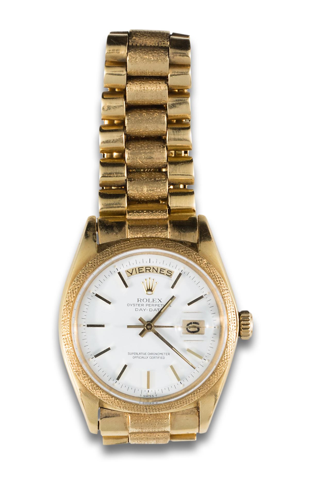 18 kt yellow gold case and bracelet. Automatic movement. No. 641864. Diameter: 36 mm. White dial (1 of 1)