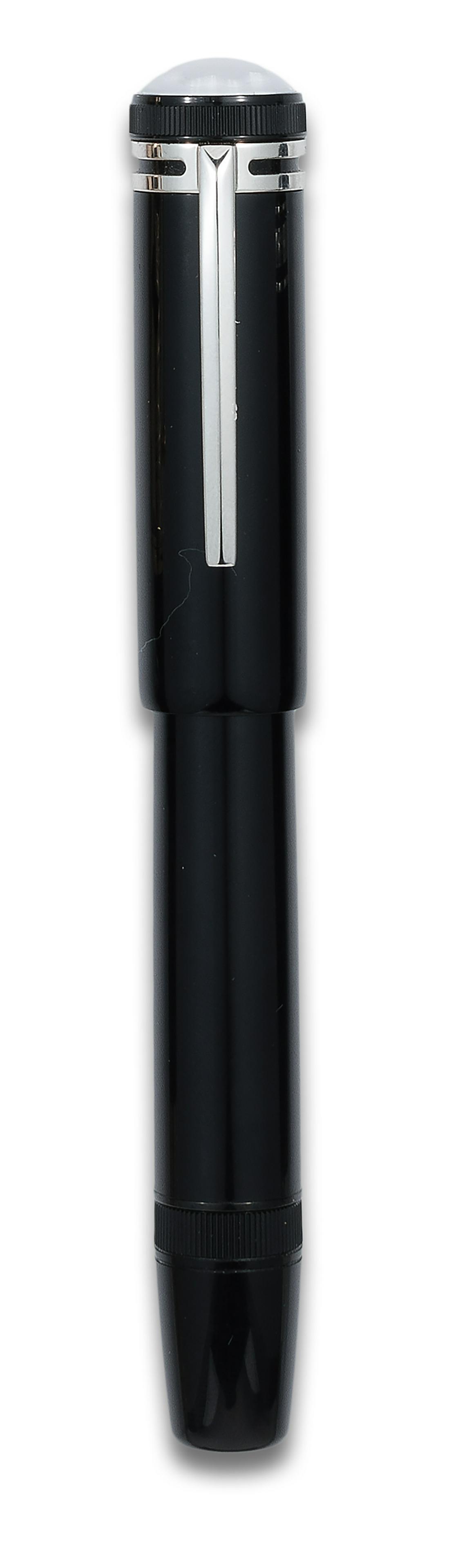 MONTBLANC HERITAGE FOUNTAIN PEN RETRACTABLE NIB (1 of 1)