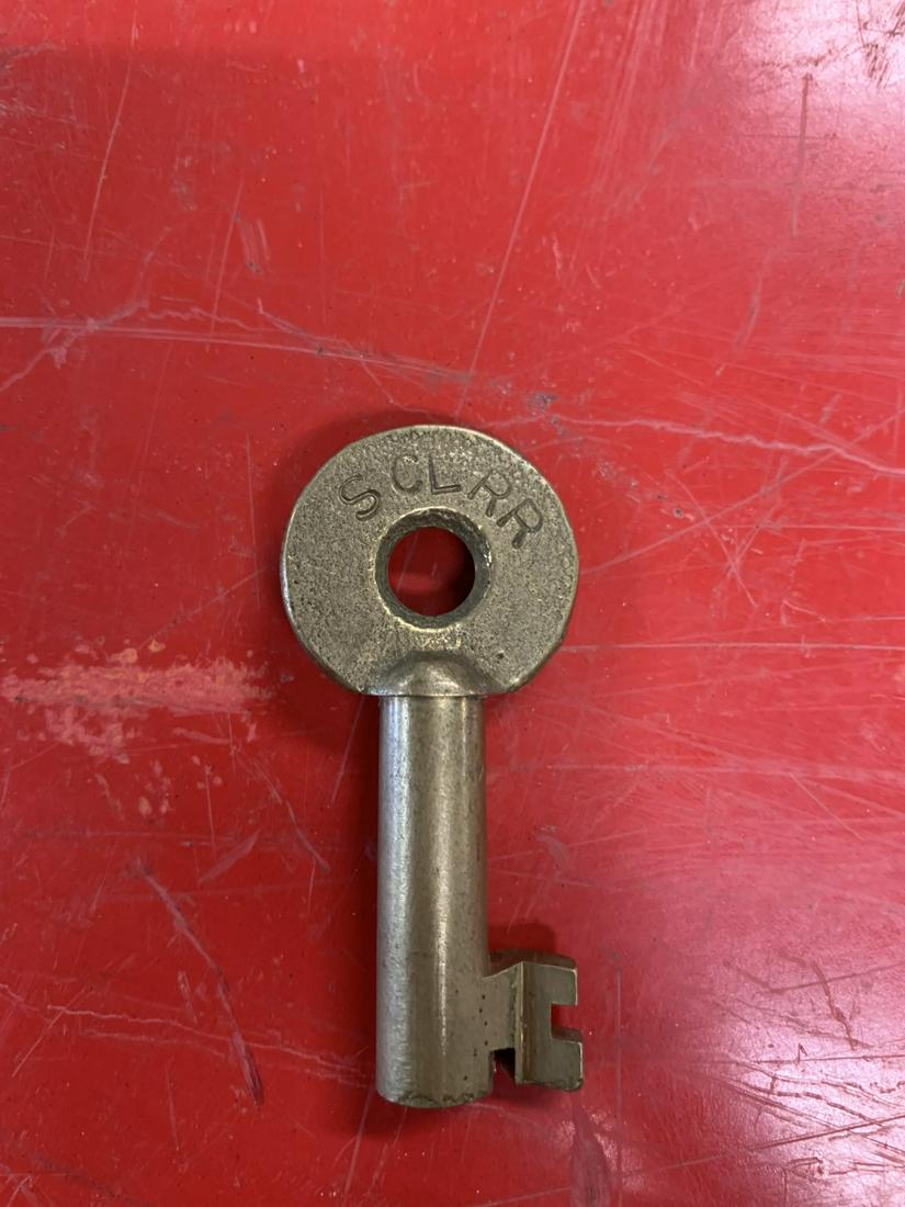SEABOARD COAST LINE RR KEY SCL RR SWITCH LOCK KEY: SEABOARD COAST LINE RR KEY SCL RR SWITCH LOCK KEYRARE IN GREAT CONDITION I AM NOT SURE IF SCL IS SEABOARD COAST LINE RR BUT IT MAKES SENSE.