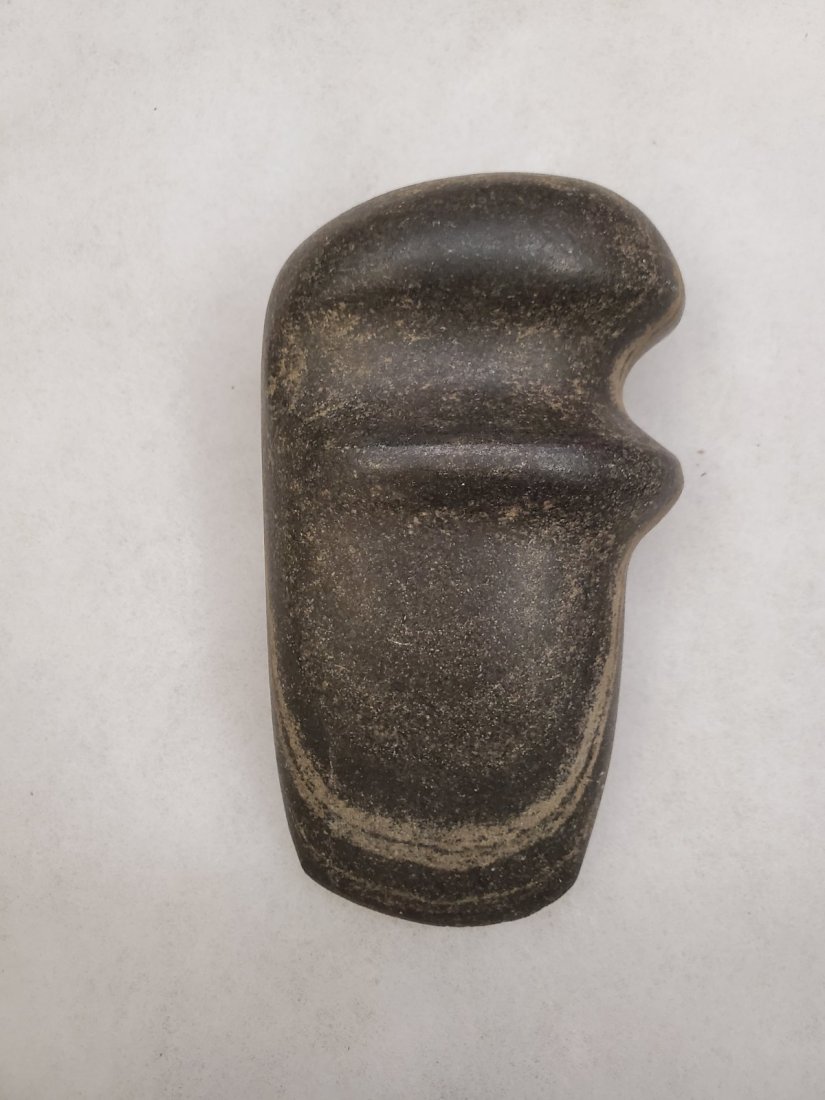 ROCK LOOKS LIKE HATCHET HEAD EXCELLENT EDGE: READ ENTIRE DESCRIPTION BEFORE BIDDING PLEASE. SEE PICTURES AND YOU BE THE JUDGE OR STOP IN AND SEE THEM IN PERSON. ITEM(S) PICTURED NOT PERFECT; DINGS, DENTS, SCRATCHES, CHIPS, BREAKS MAY BE PRESENT.