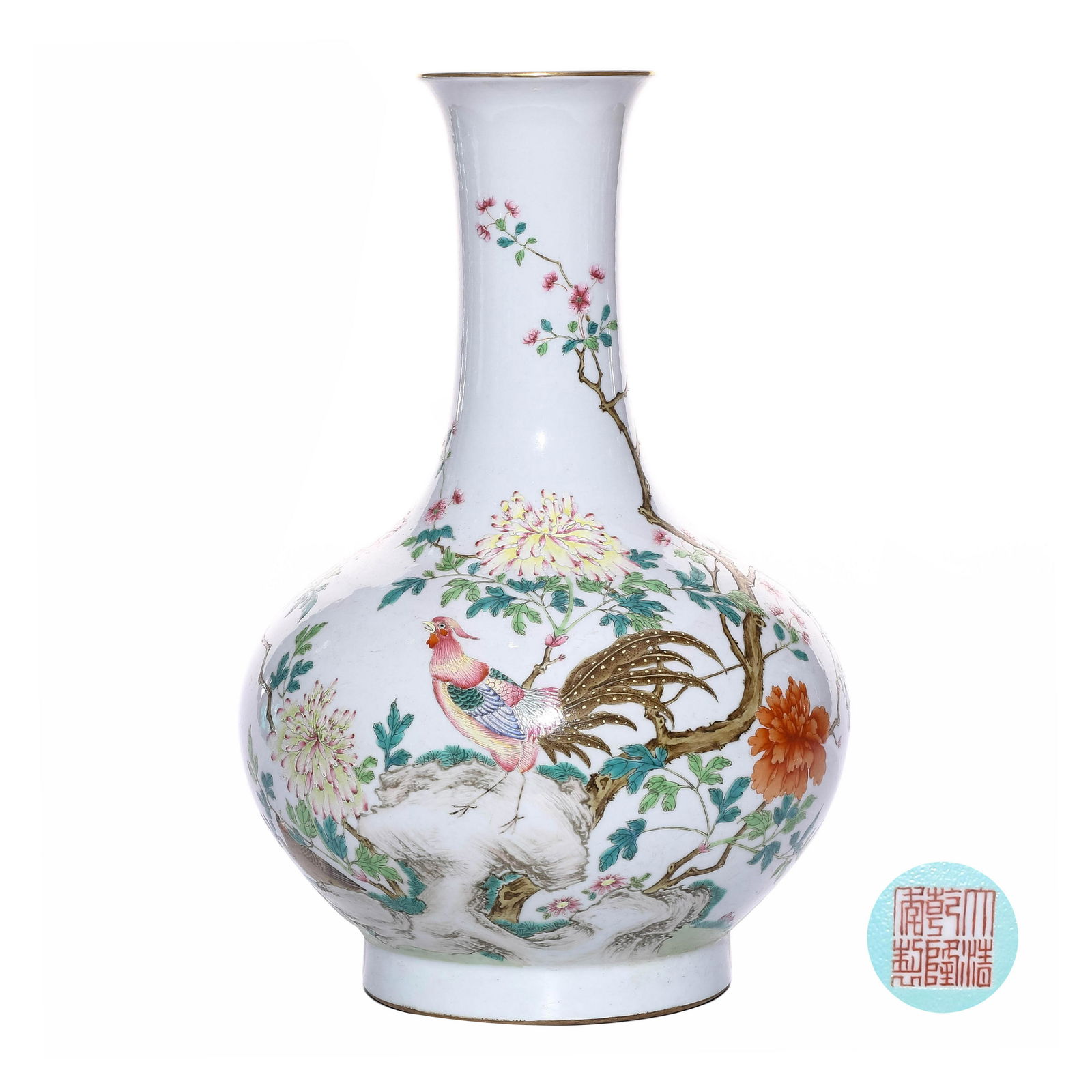 A CHINESE FLOWER&BIRD PATTERN FAMILLE ROSE PORCELAIN: Qing Dynasty Qianlong Flower&Bird Pattern Famille Rose Porcelain Vase. The porcelain potted with a bulbous lower belly, thick, the globular body with rounded shoulder, tall cylindrical neck further to