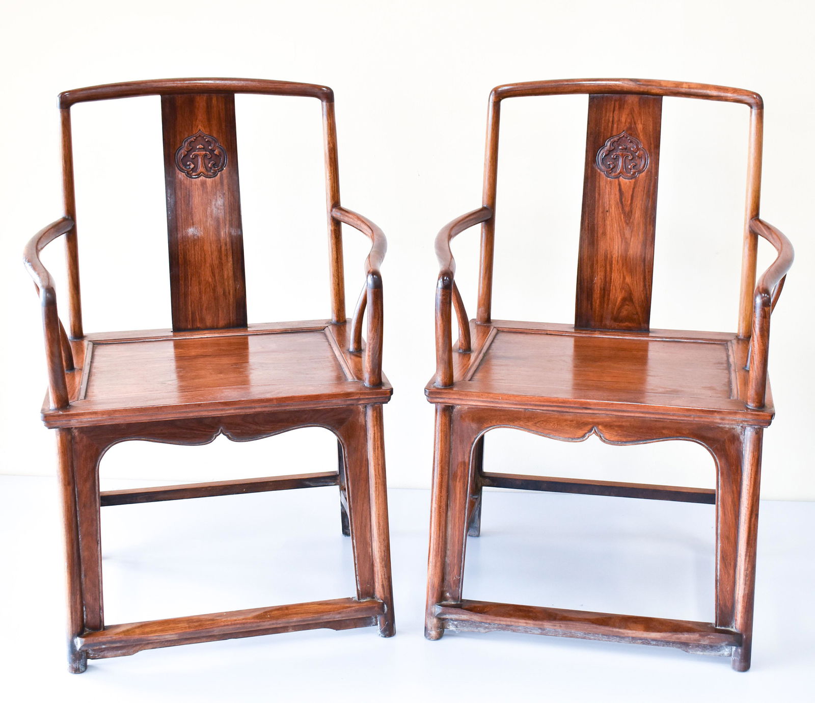 PR CHINESE HUANGHUALI SOUTHERN OFFICER HAT CHAIRS (1 of 7)