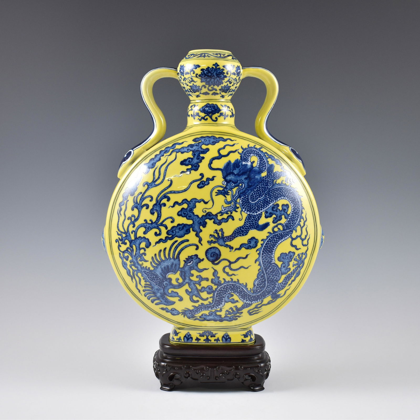 QIANLONG FAMILLE JAUNE BLUE DRAGON MOON VASE ON STAND (1 of 6)