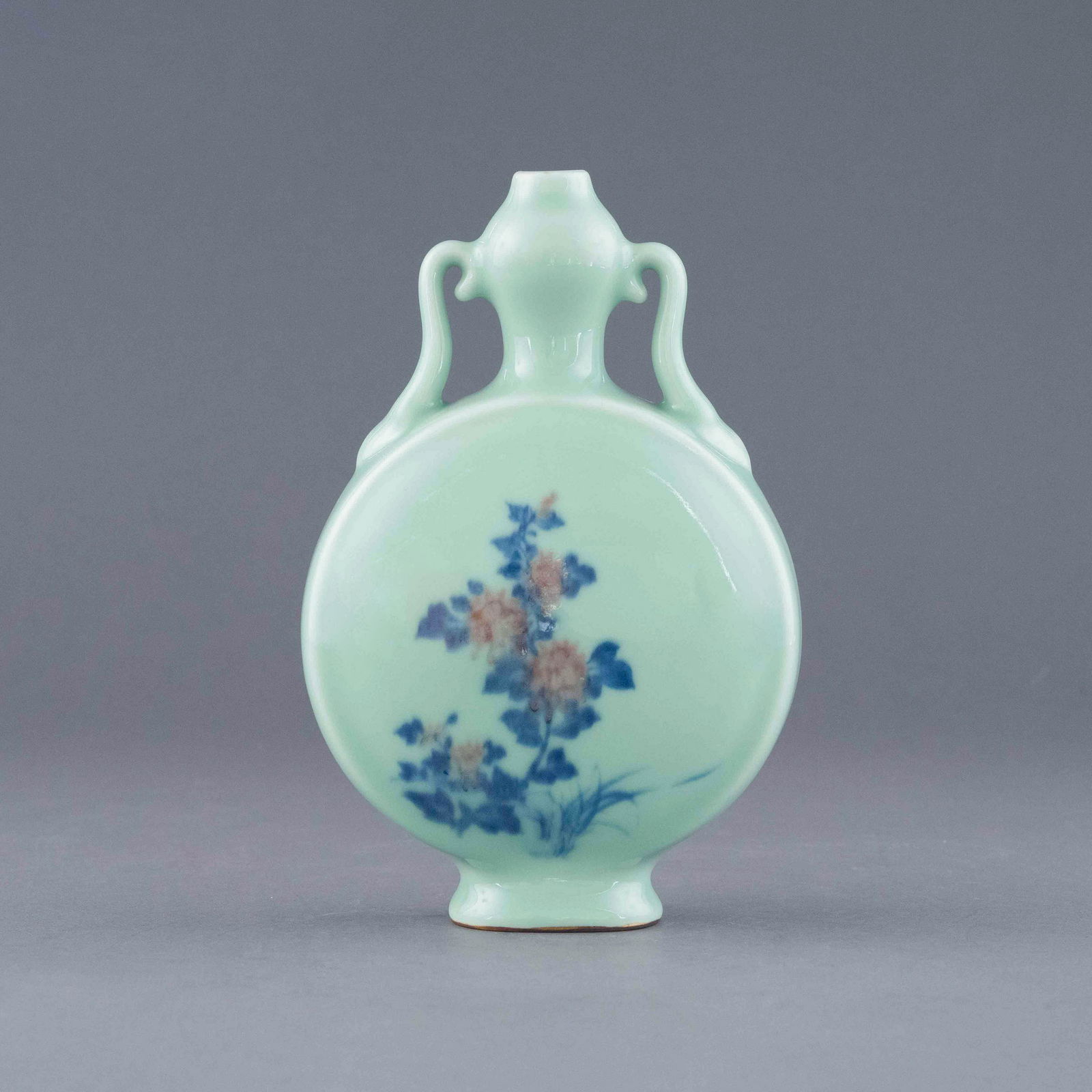 QIANLONG RED & BLUE FLORAL OVER DOUQING GLAZED MOON (1 of 5)