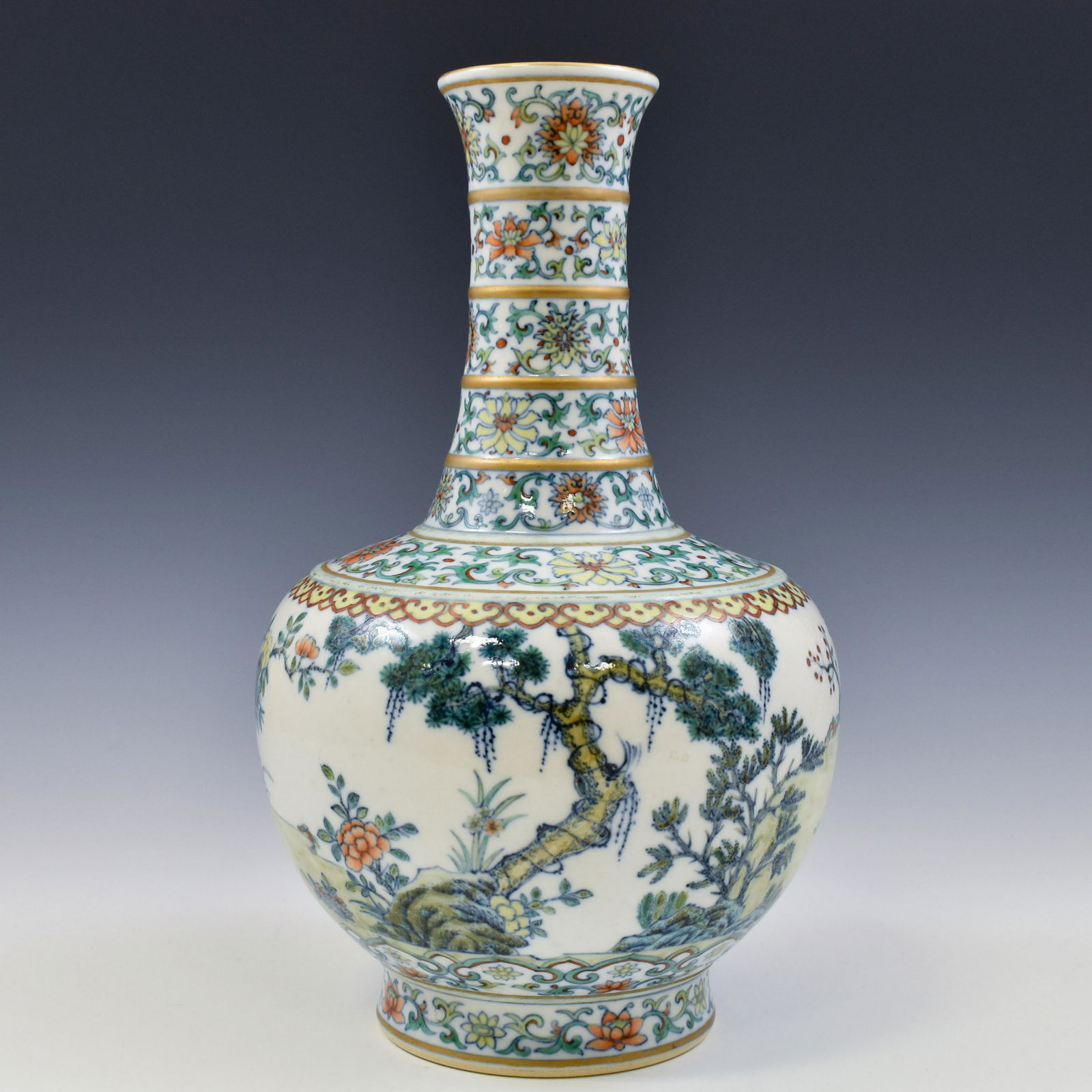 QIANLONG DOUCAI STACKED NECK REWARD VASE (1 of 11)