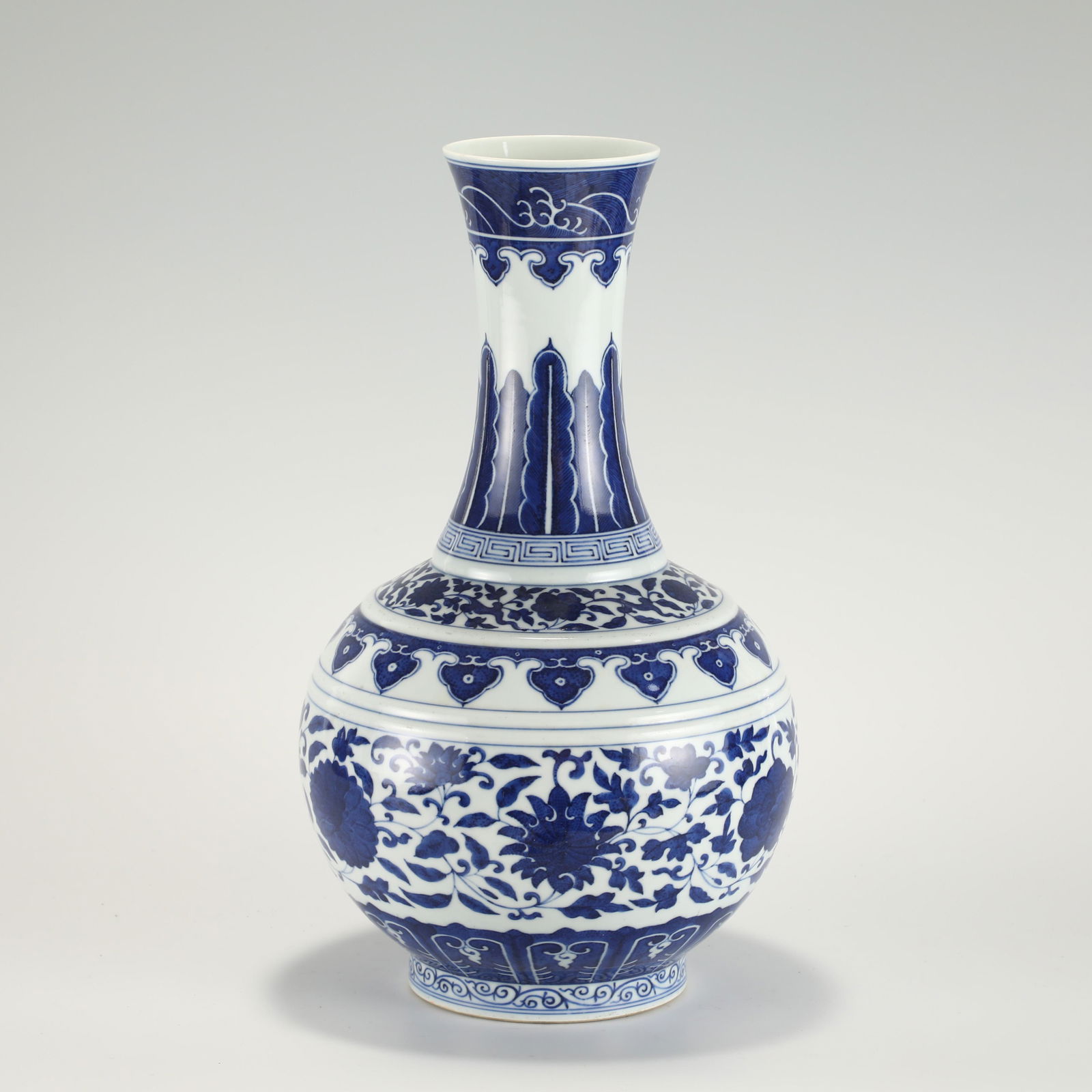 QING XUANTONG BLUE AND WHITE APPRECIATION BOTTLE (1 of 10)