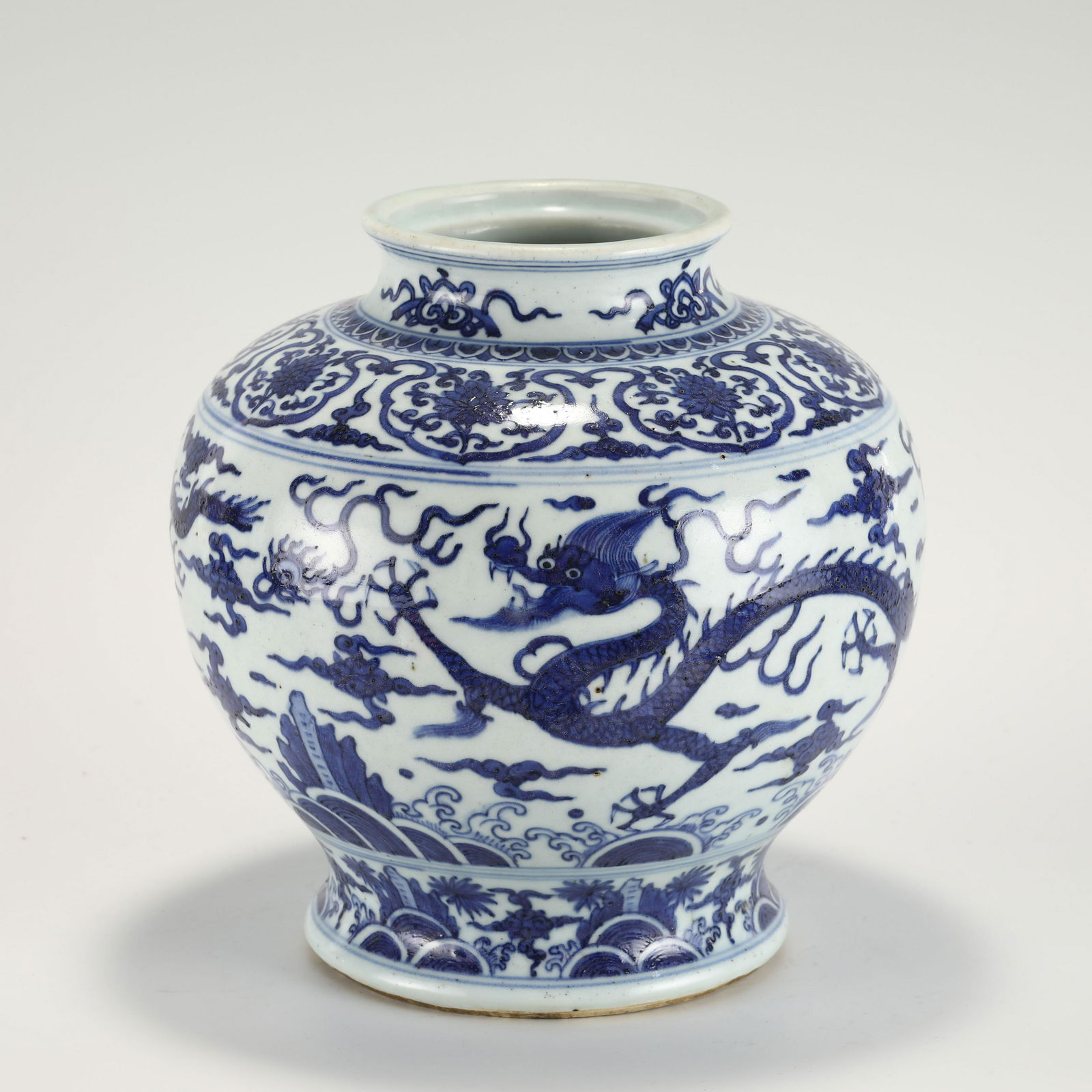 MING BLUE AND WHITE JAR (1 of 10)